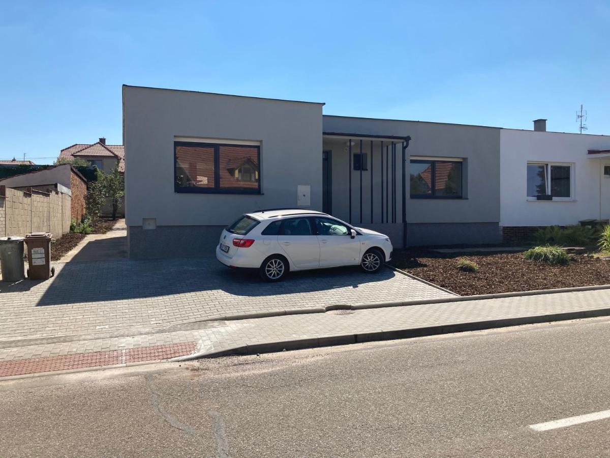 Apartman Maay Hlohovec Exteriör bild