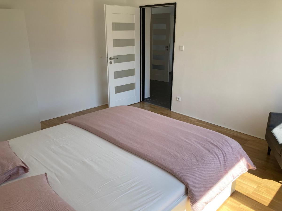 Apartman Maay Hlohovec Exteriör bild