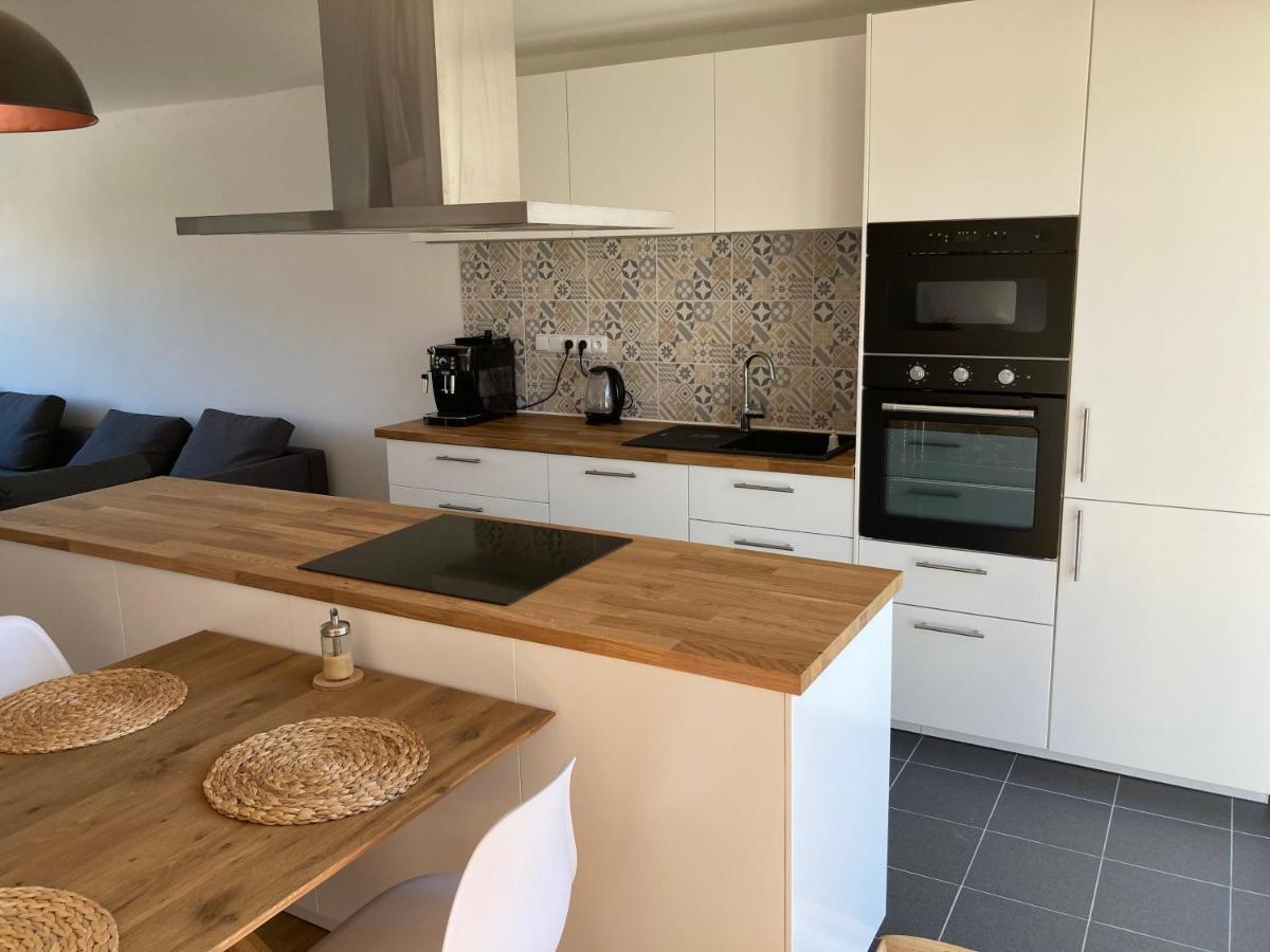 Apartman Maay Hlohovec Exteriör bild