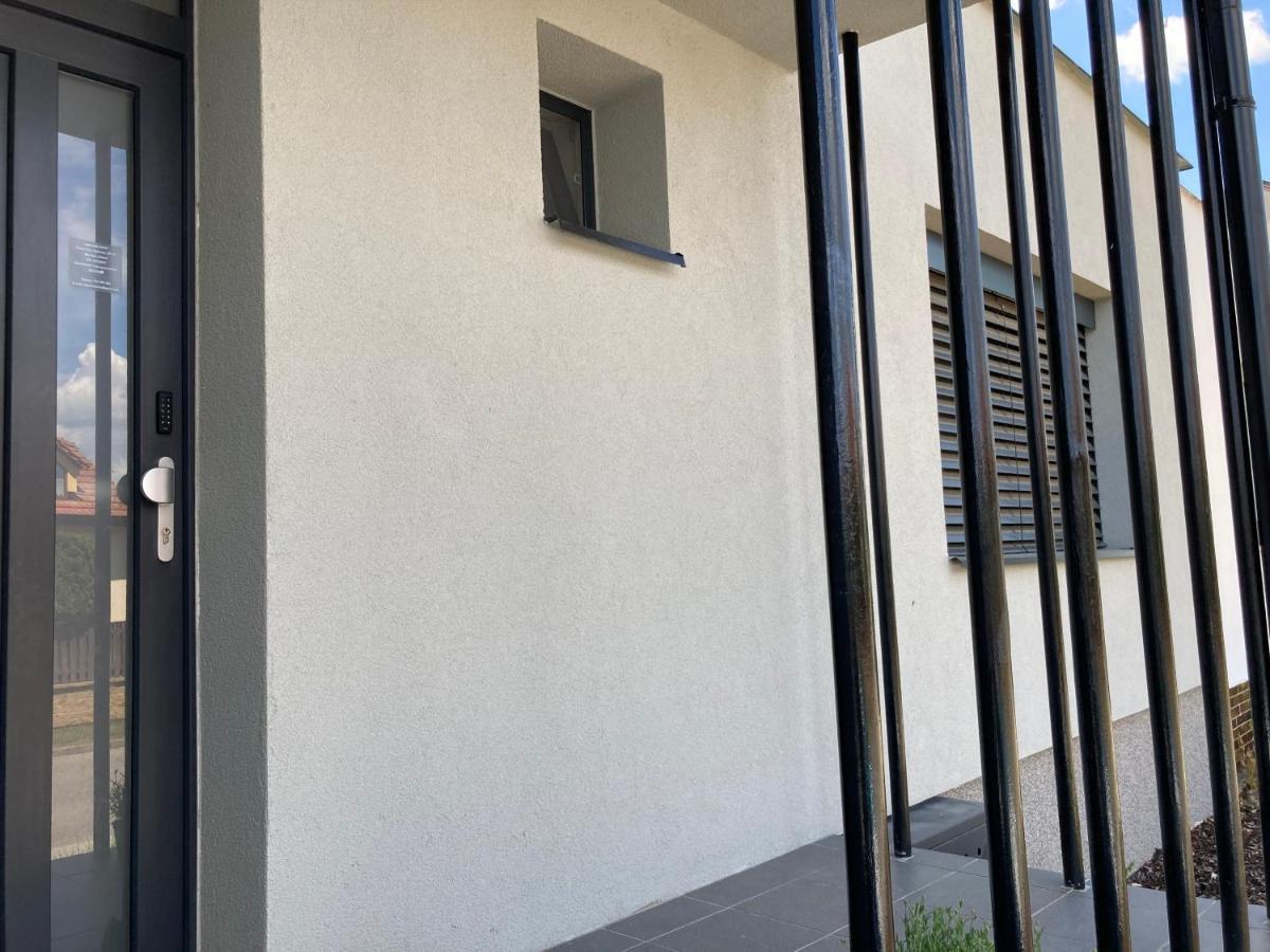 Apartman Maay Hlohovec Exteriör bild